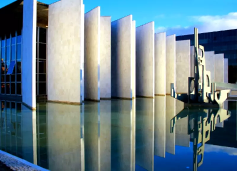 Nomeação de ex-PM condenado como inspetor do TCE-PR é questionada por ilegalidade