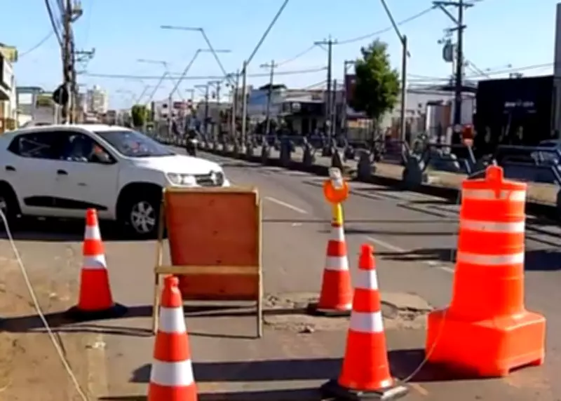 Obra da Águas do Paraíba na Avenida 28 de Março em Campos dos Goytacazes afeta trânsito por 90 dias