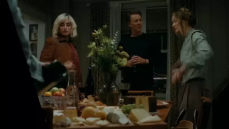 Olivia Wilde retorna aos cinemas com comédia 'The Invite' em junho no Brasil