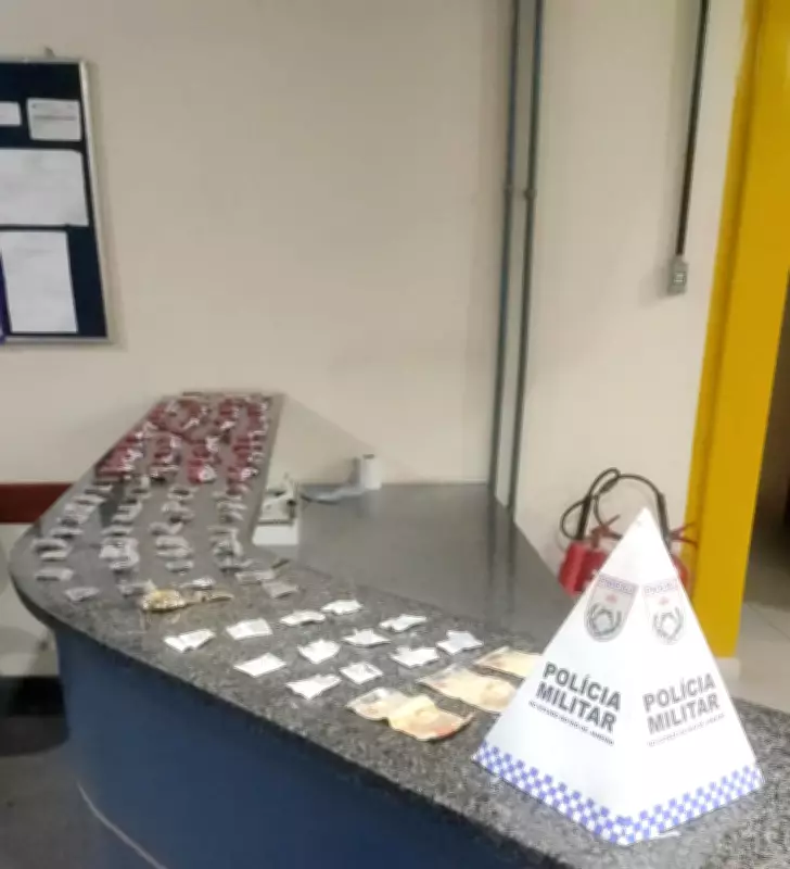 Operação policial apreende drogas e objetos em Valença após suspeitos fugirem