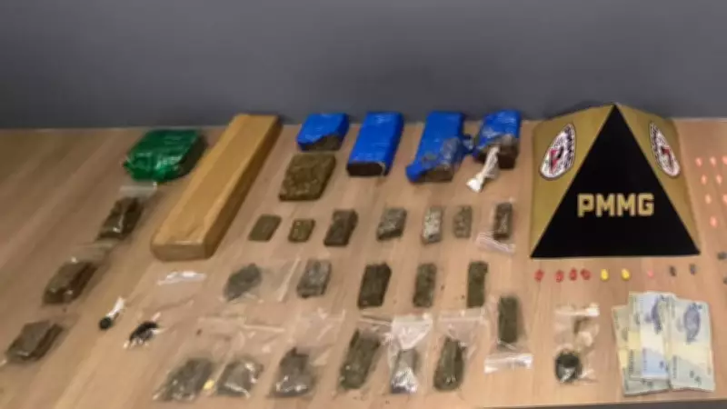 Operação policial apreende grande estoque de drogas e prende homem por tráfico em Manhuaçu