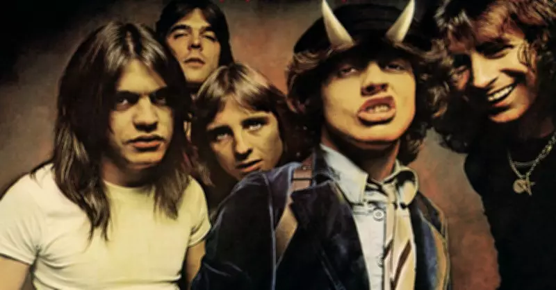 Os 3 álbuns preferidos do AC/DC com Bon Scott: High Voltage, If You Want Blood e Highway to Hell