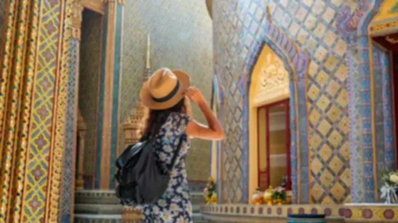 Os 5 países mais seguros para mulheres viajarem sozinhas em 2026 incluem destinos latinos
