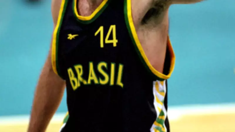 Oscar Schmidt é cremado com camisa da seleção em cerimônia discreta e reservada