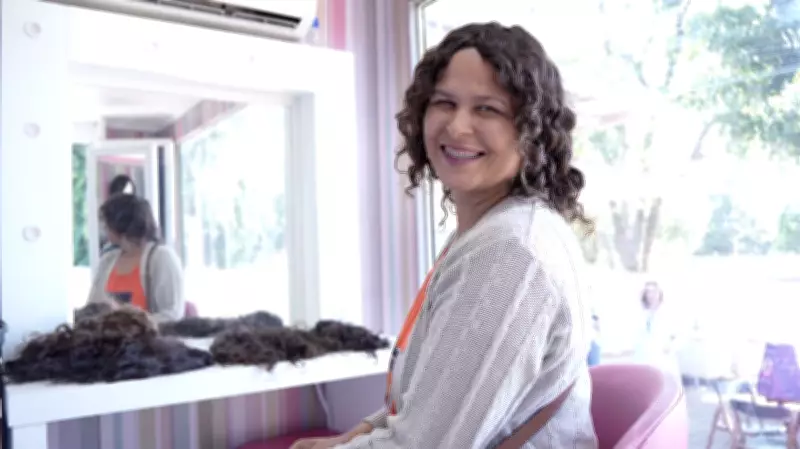 Pacientes com câncer recuperam autoestima com doação de perucas em Rio Preto