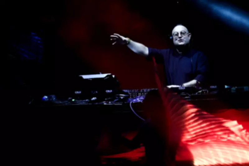 Padre DJ anima 'rave católica' em homenagem ao papa Francisco na Argentina