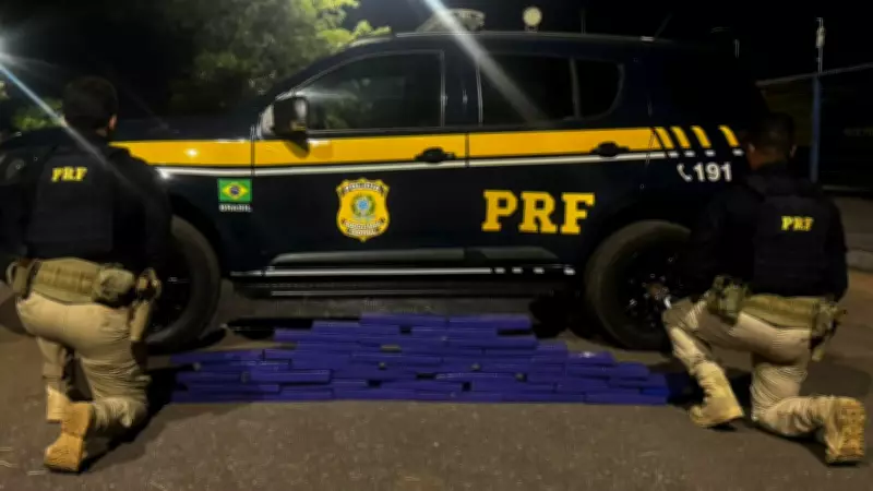 Perseguição de 50 km na BR-365 termina com apreensão de 50 kg de maconha em MG