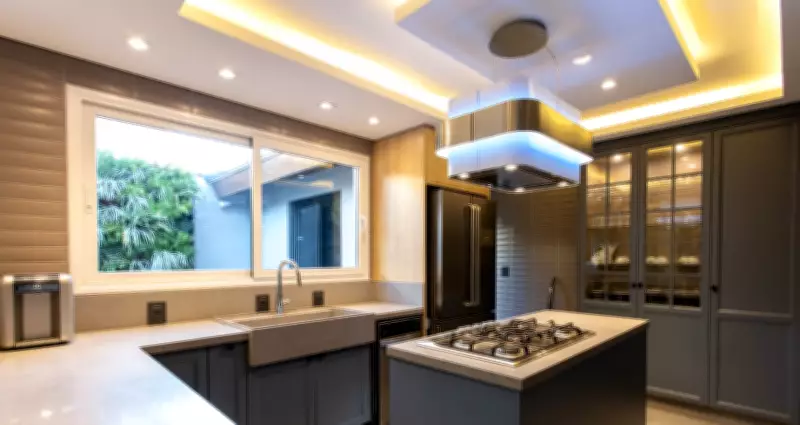 Persianas integradas: solução arquitetônica para controle de luz natural sem comprometer o design