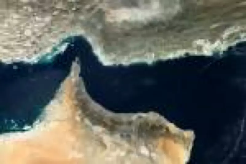 Petroleiros iranianos furam bloqueio naval dos EUA no Estreito de Ormuz pela primeira vez