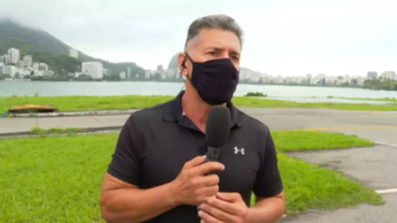 Piloto da Polícia Civil faz pouso forçado no mar da Barra da Tijuca com helicóptero