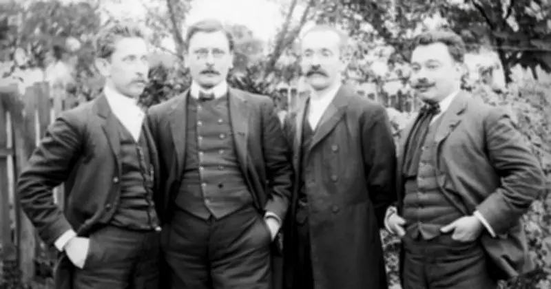 Poetas cenaculistas: a busca pela identidade cultural do Paraná no século XIX