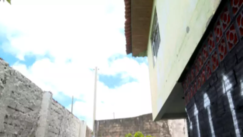 Polícia de Curitiba investiga ataque com líquido corrosivo contra terreiro de umbanda