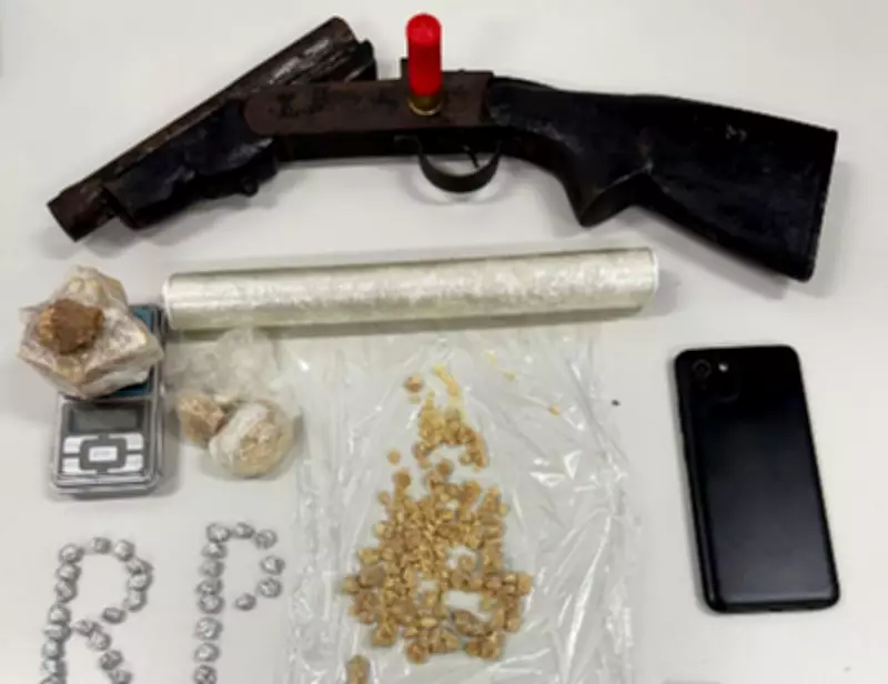 Polícia Militar prende dois suspeitos de tráfico de drogas no Bairro Santa Maria em Aracaju