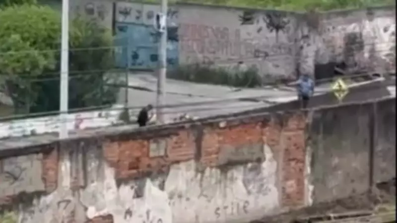 Policial de folga reage a assalto, mata um suspeito e fere outro na Zona Norte do Rio