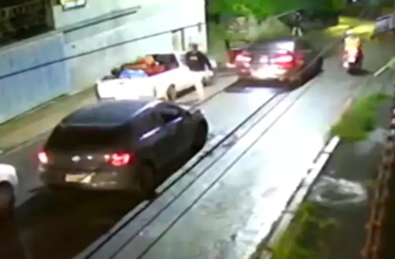 Policial militar de folga baleia homem após discussão no trânsito em Petrópolis