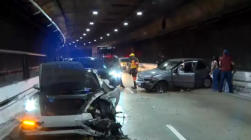 Porsche se envolve em grave acidente dentro do Túnel Ayrton Senna, na Zona Sul de São Paulo