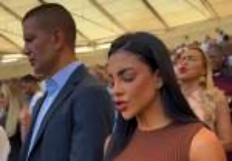 Pré-candidato do PL busca voto evangélico em evento da Universal no Maracanã