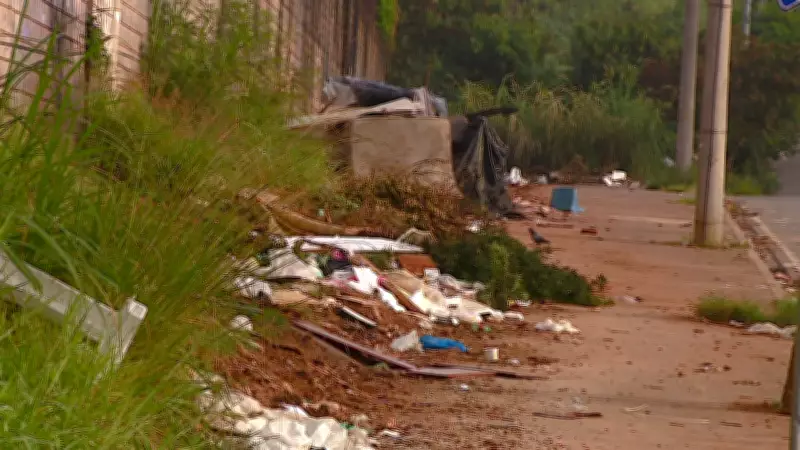 Prédio da antiga Fundação Casa em Campinas vira lixão e abrigo para moradores de rua