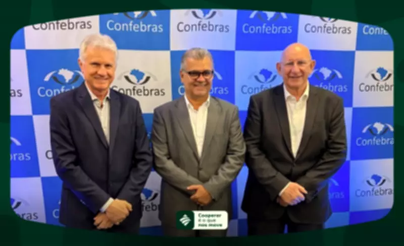 Presidente do Sistema CrediSIS participa de agenda institucional em Brasília