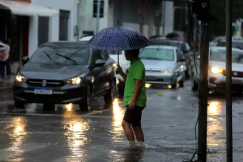 Previsão do tempo no Ceará: fim de semana de abril terá chuvas e alertas do Inmet