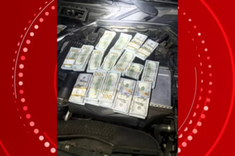 PRF apreende R$ 1,08 milhão em dólares escondidos no motor de Mercedes no Paraná
