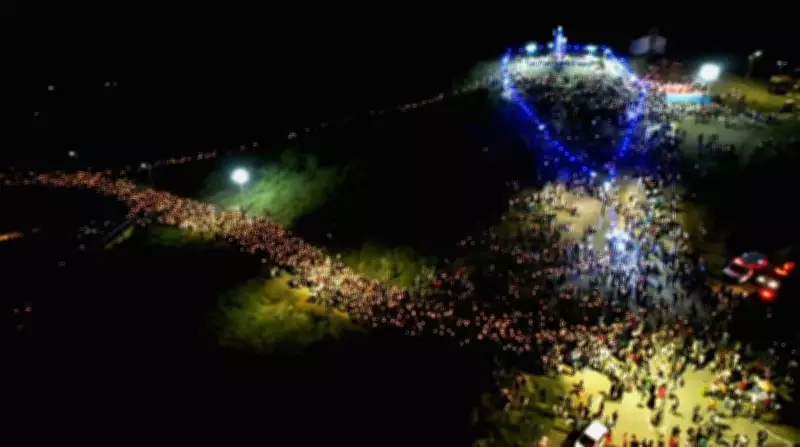 Procissão do Fogaréu reúne mais de 20 mil fiéis na Bahia em celebração histórica