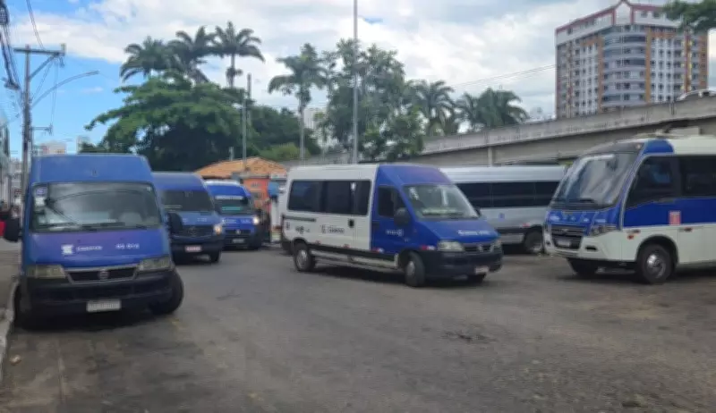 Protesto contra superlotação de vans em Campos dos Goytacazes expõe crise no transporte