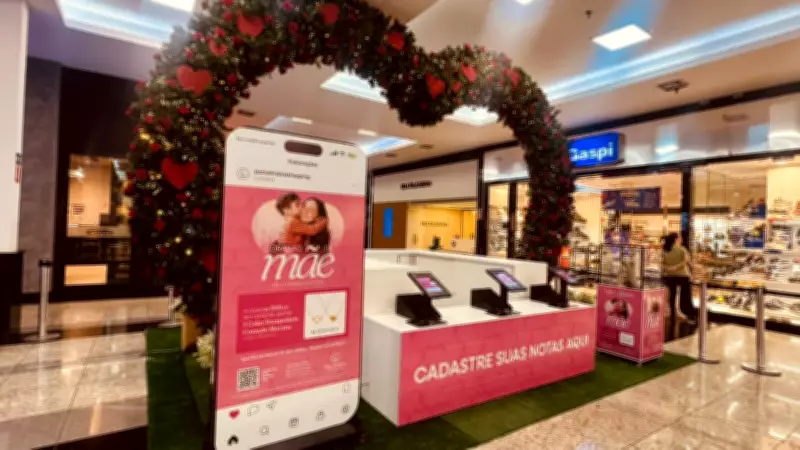 Pátio Limeira Shopping presenteia clientes com colar banhado a ouro no Dia das Mães