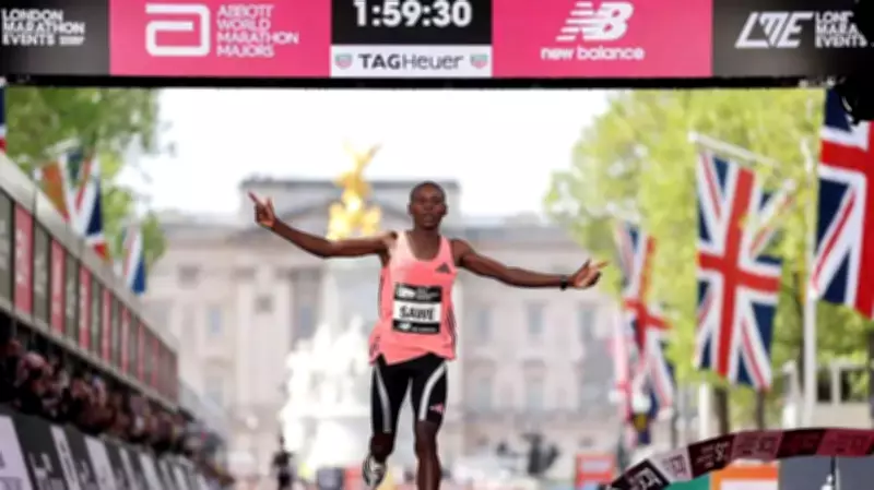 Queniano Sabastian Sawe faz história com primeira maratona oficial abaixo de 2 horas