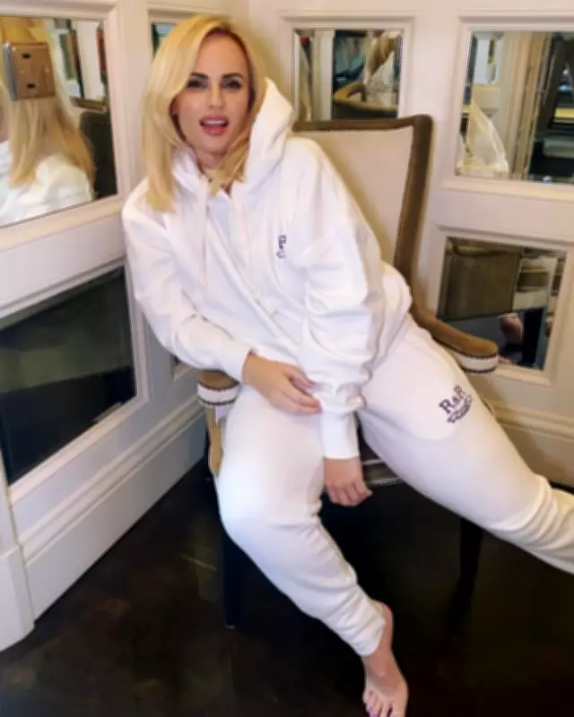 Rebel Wilson enfrenta processo por difamação após alegações sobre assédio em filme
