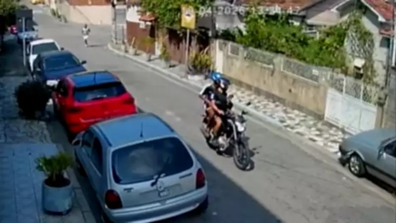 Renê Silva, do Voz das Comunidades, sofre assalto com arma na cabeça no Alemão