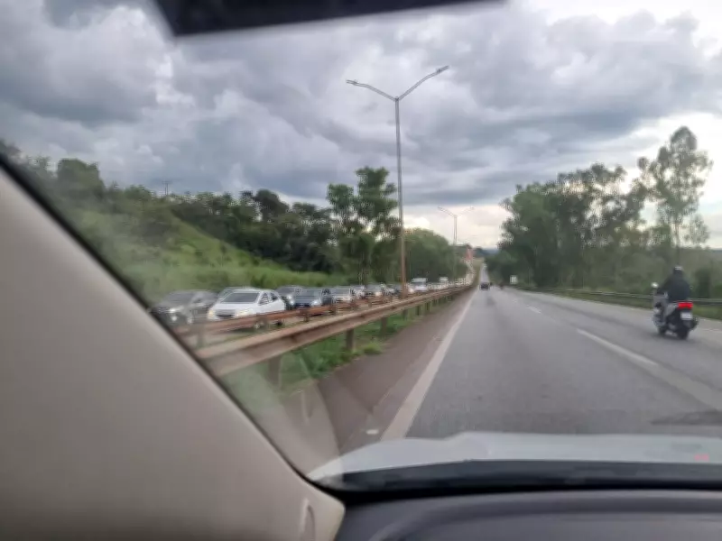 Retorno do feriado causa trânsito intenso e acidentes graves nas rodovias de acesso a Belo Horizonte