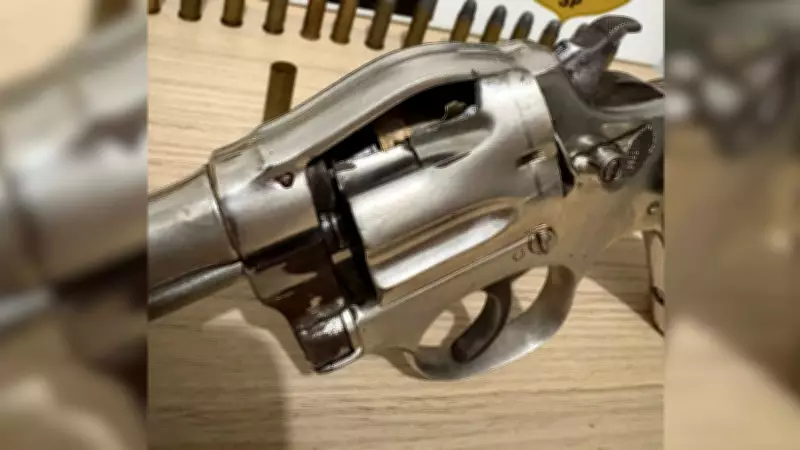 Revólver falha e estoura, ferindo homem no pescoço em Rio Preto; amigo preso