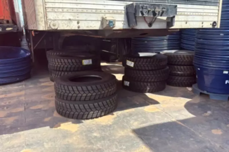 Sefa apreende carga de pneus avaliada em mais de R$ 600 mil em Óbidos