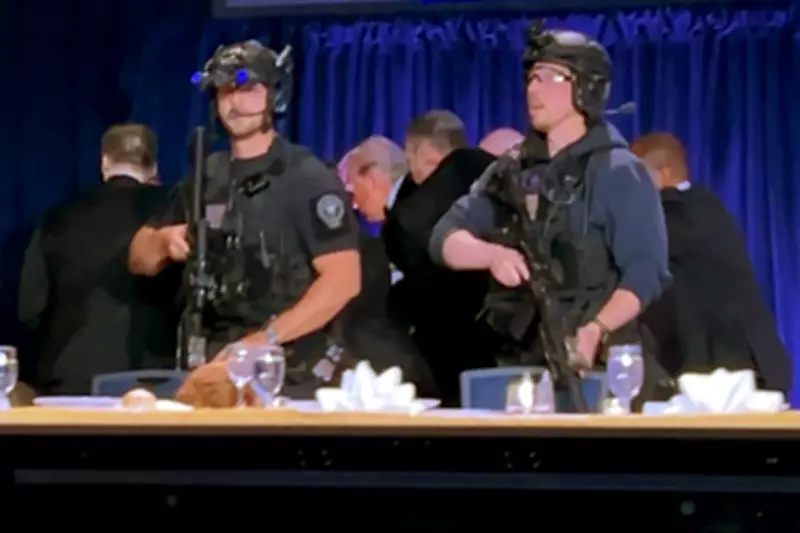 Seguranças retiram Trump de evento após tiros; suspeito tinha alvo no governo