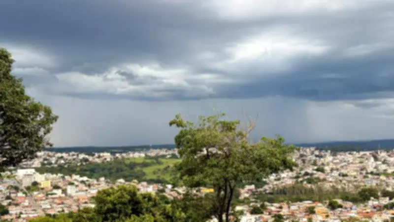 Semana de calor e chuvas em Divinópolis com frente fria prevista para quinta-feira