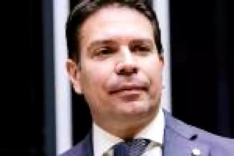 Senador bolsonarista pede asilo nos EUA para ex-diretor da Abin condenado por golpe
