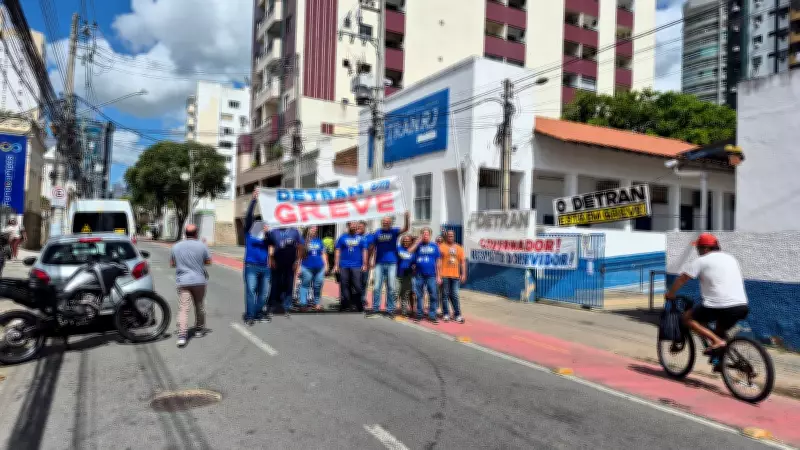 Servidores do Detran-RJ entram em greve por reestruturação salarial e melhores condições