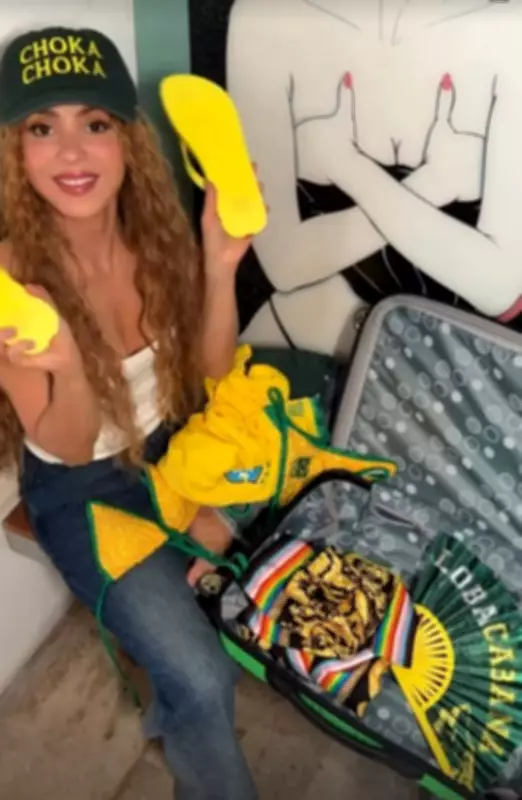 Shakira arruma malas com estilo brasileiro para viagem ao Rio