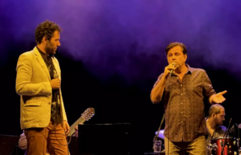 Show 'Bicudos Dois' Encanta com Telecoteco e Repertório Clássico no Teatro Ipanema