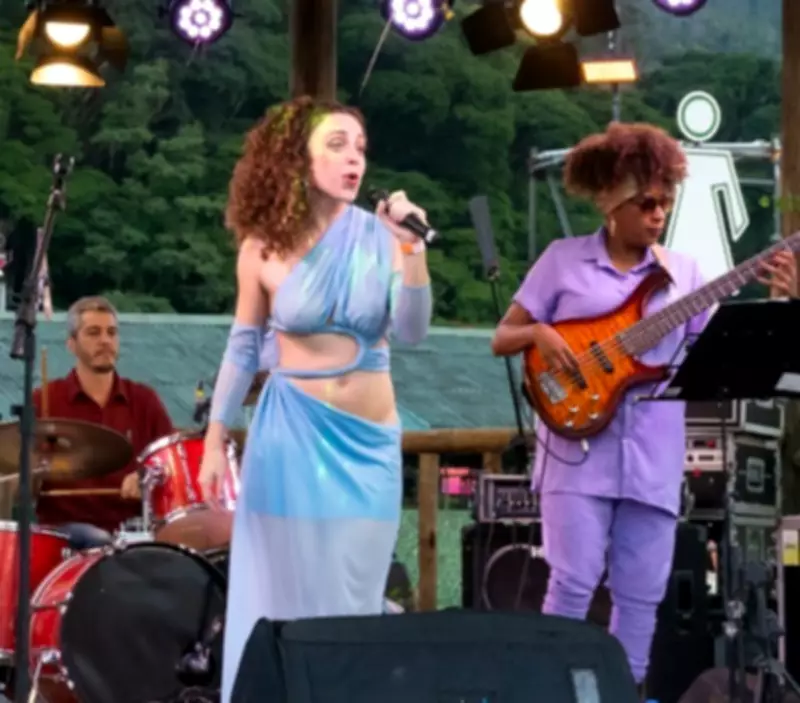 Show gratuito de Marcela de Sá celebra a mulher na música brasileira no Sesc Quitandinha