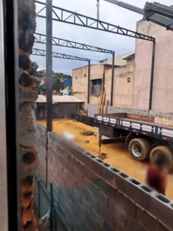 Soldador morre após queda de sete metros em galpão de Montes Claros