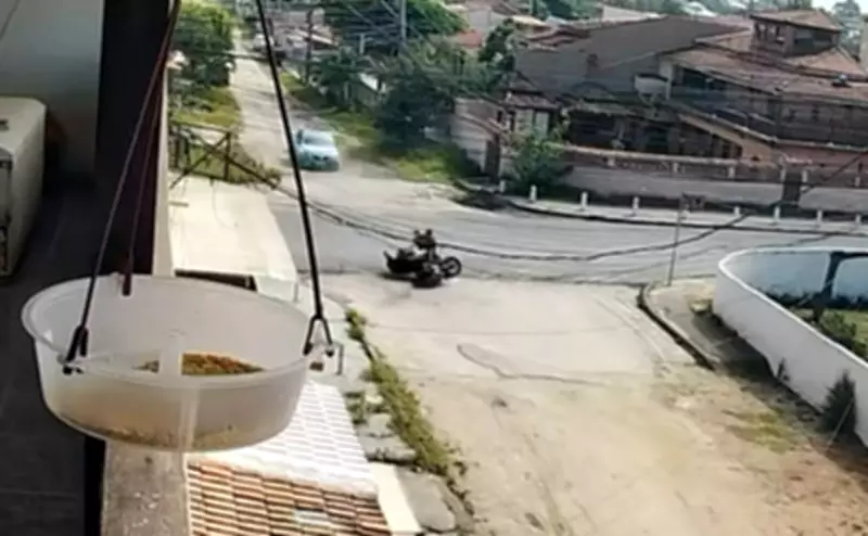 Suspeito de tráfico perde controle da moto e é arremessado durante fuga policial em Saquarema