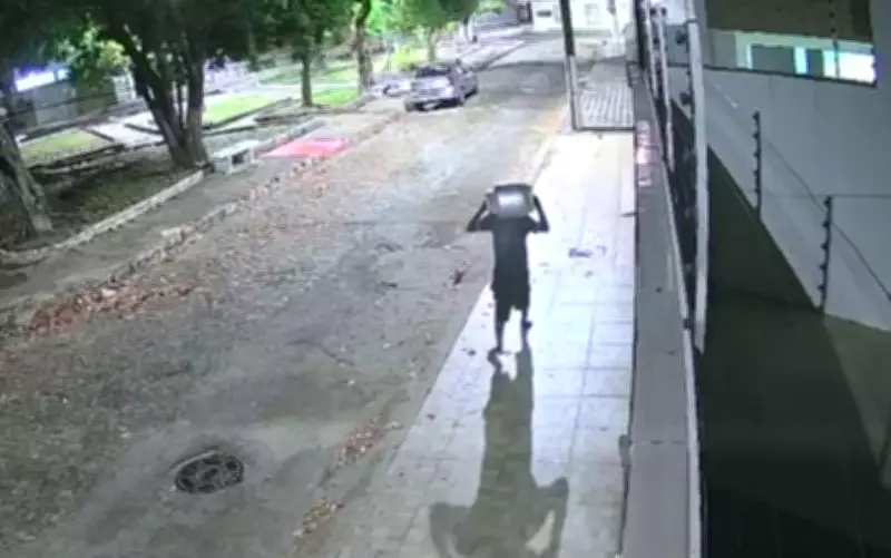 Suspeito invade residência e furta botijão de gás e eletrônicos em Aracaju