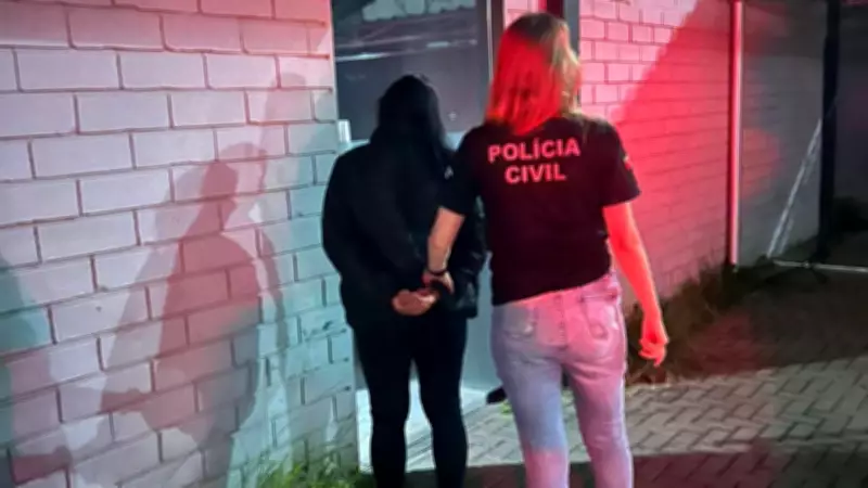 Técnica de enfermagem é presa por suspeita de dopar e agredir gêmeos de oito meses em Gravataí