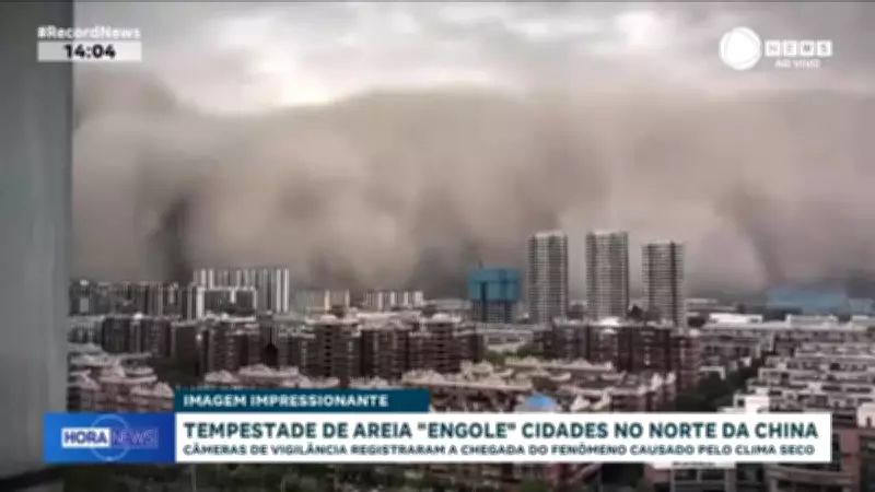 Tempestade de areia forma muro gigante e 'engole' cidade no norte da China