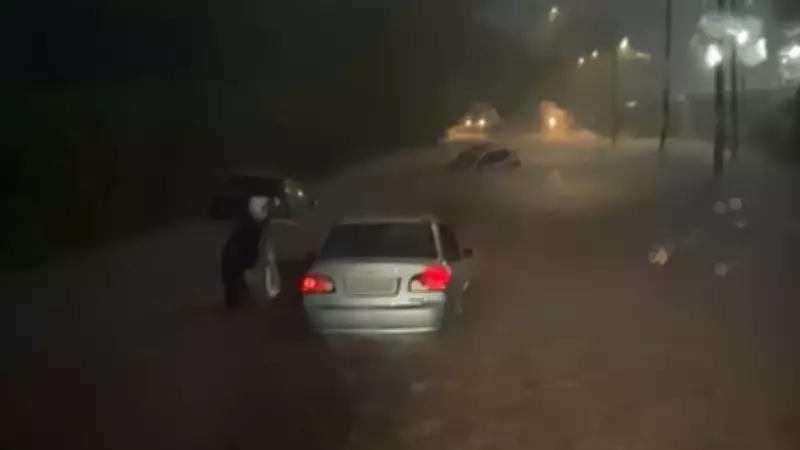 Temporal causa alagamentos e deixa vítimas ilhadas em Uberlândia
