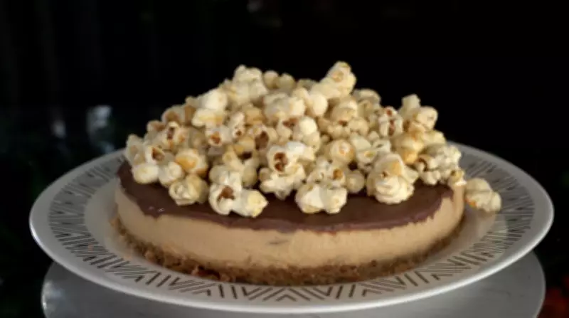 Terra da Gente ensina receita de torta de chocolate com marolo e pipoca caramelizada