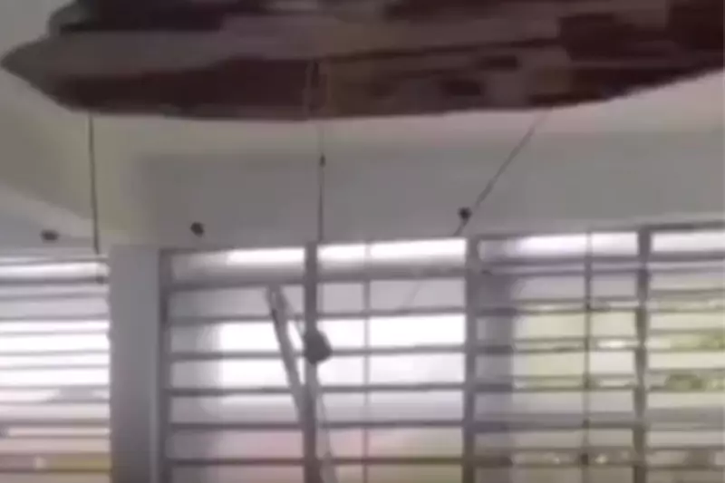 Teto de escola estadual desaba em Praia Grande, SP, sem deixar feridos