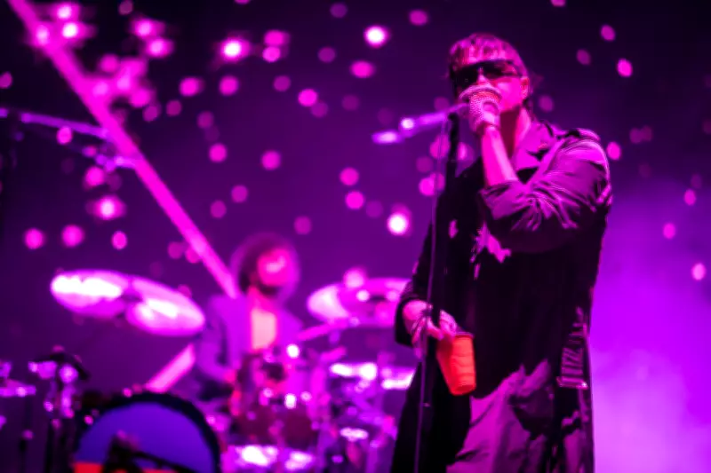 The Strokes protestam contra EUA e Israel em show histórico no Coachella